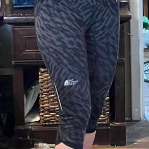 The North Face woman’s capri athletic fitness pants size S/P